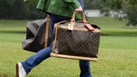 Louis Vuitton, borse: perché e di quanto aumenteranno i prezzi